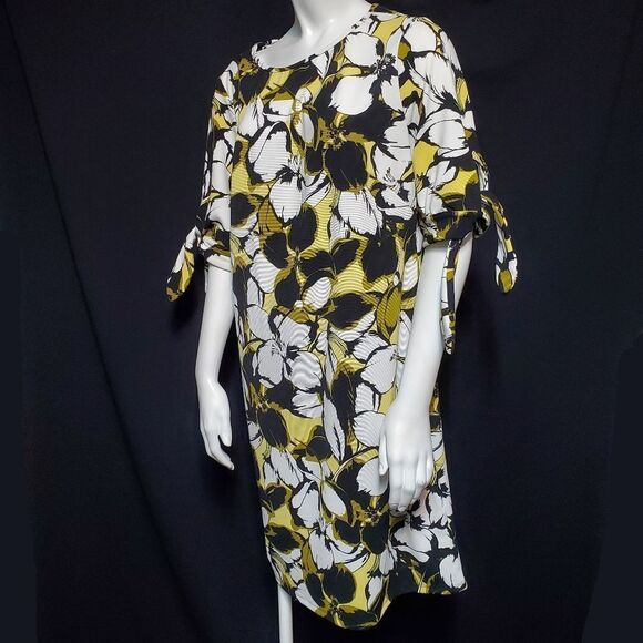 Ile Yellow, Black, & White Floral Dress (12) - Picture 2 of 6